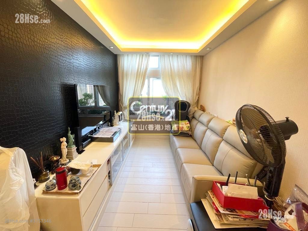 盈福苑 售盘 3 房 645 平方尺