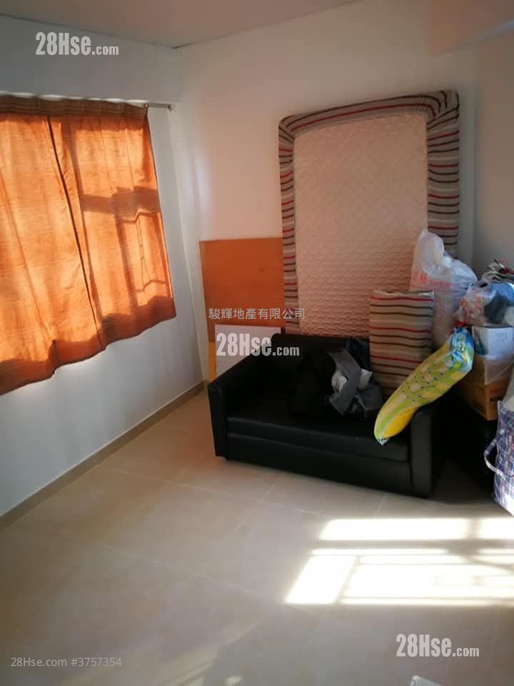 Wing Kwong Building Sell 3 Bedrooms , 3 Bathrooms 409 ft²