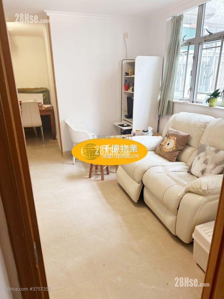 Charming Garden Sell 3 Bedrooms , 2 Bathrooms 592 ft²