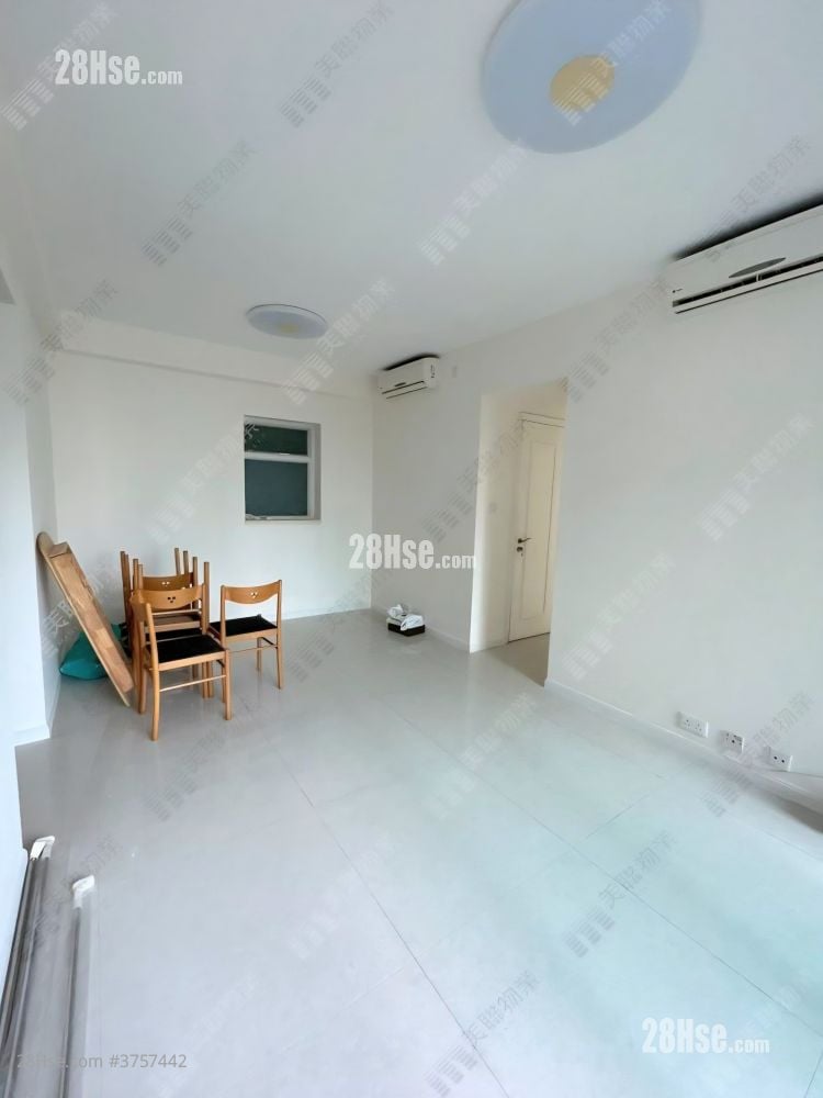 緻藍天 售盤 3 房 , 2 浴室 743 平方呎