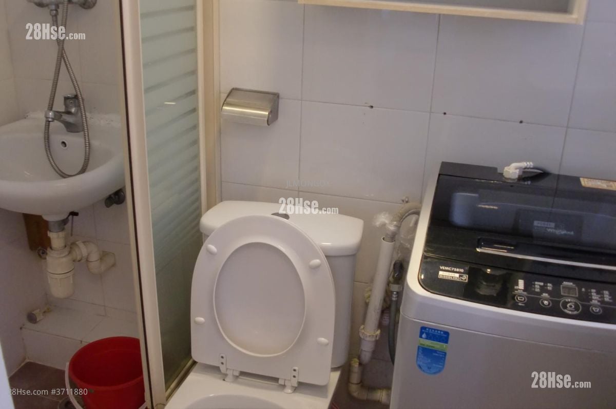 Eastman Court Rental 2 Bedrooms , 2 Bathrooms 309 ft²