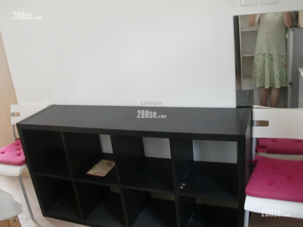 Eastman Court Rental 2 Bedrooms , 2 Bathrooms 309 ft²