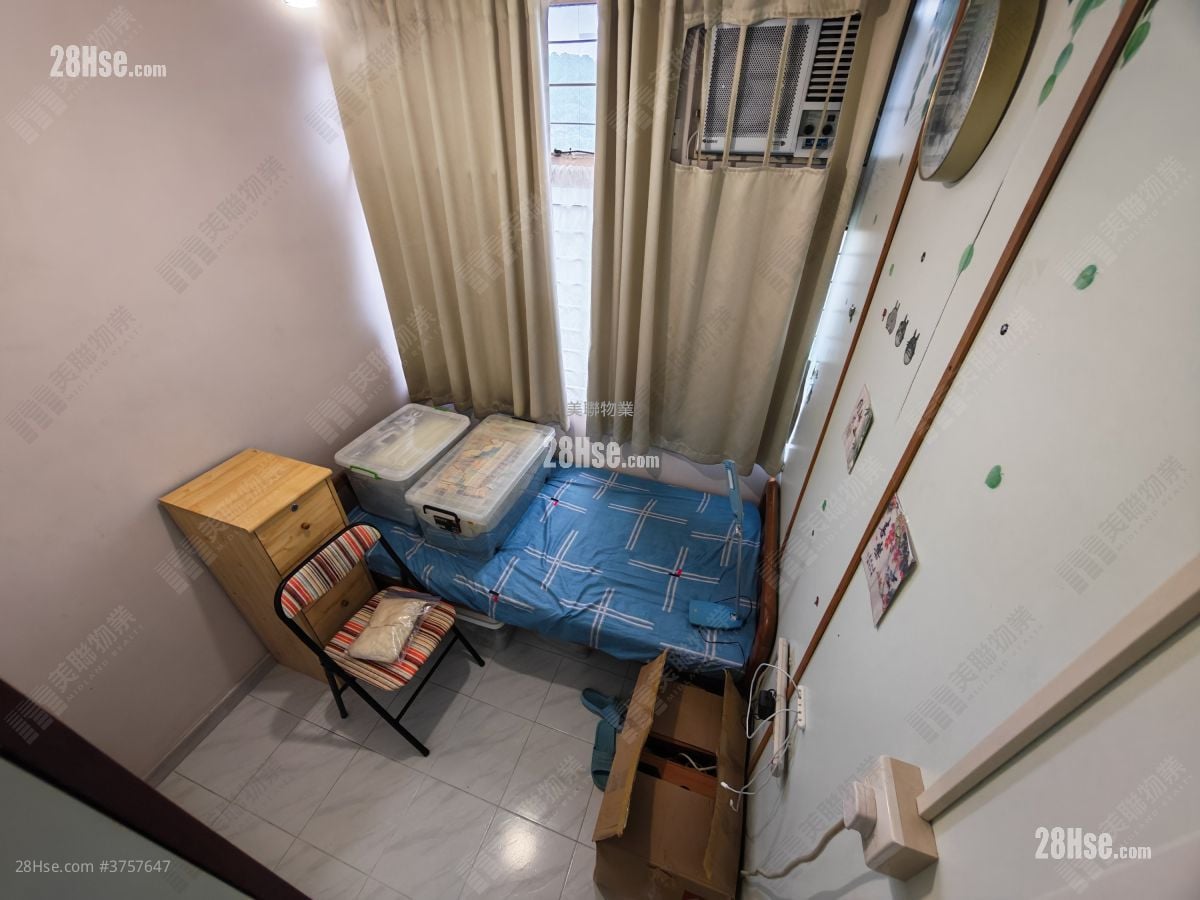 Po Nga Court Sell 2 Bedrooms , 1 Bathroom 447 ft²