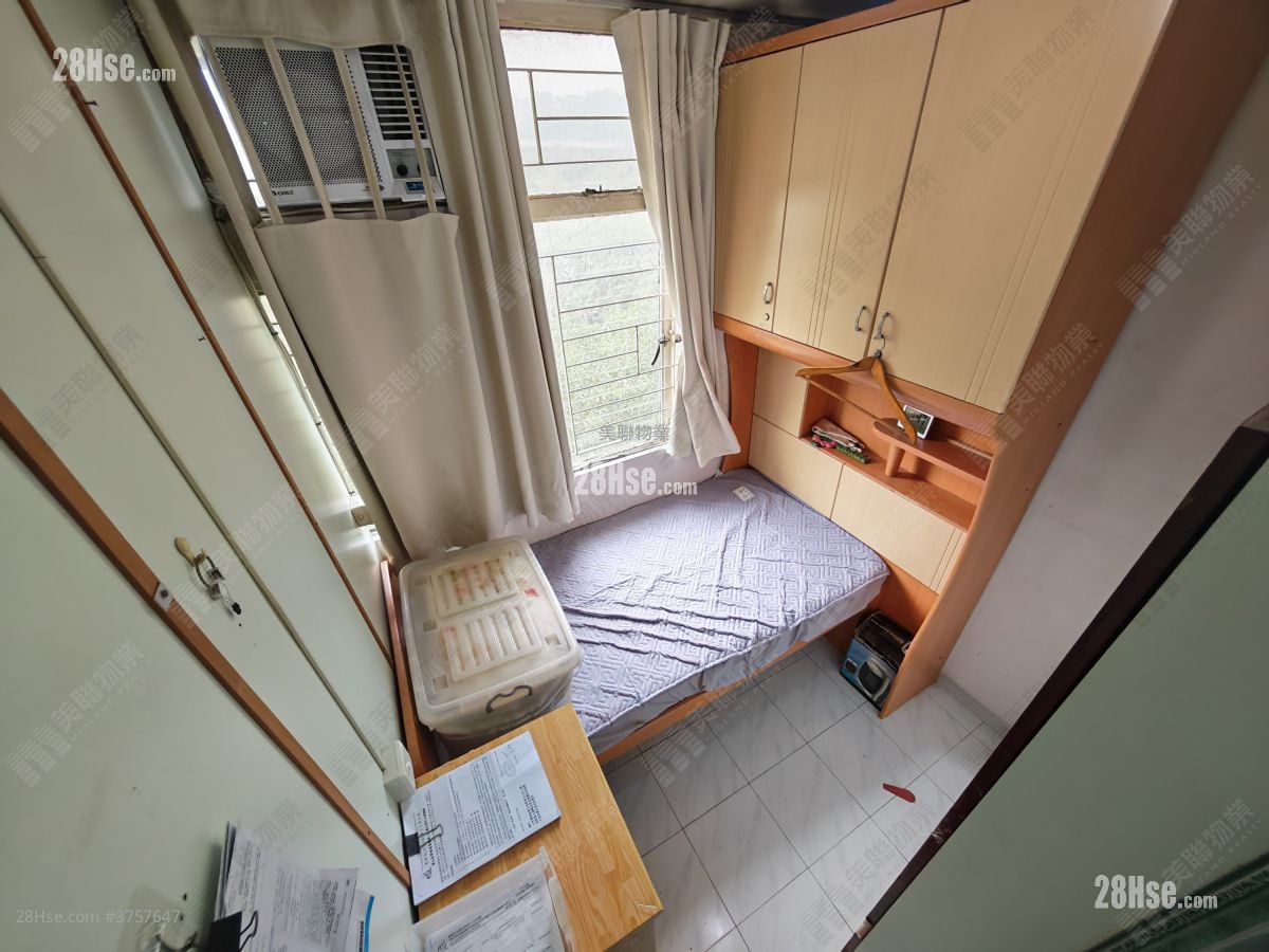 Po Nga Court Sell 2 Bedrooms , 1 Bathroom 447 ft²