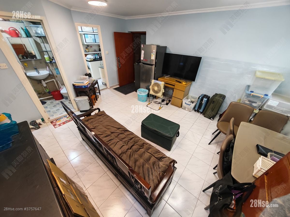 Po Nga Court Sell 2 Bedrooms , 1 Bathroom 447 ft²