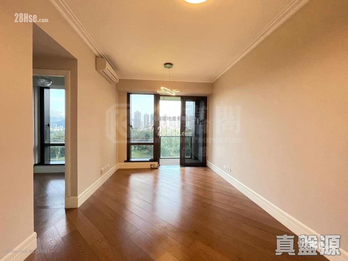 高尔夫御苑 售盘 3 房 , 3 浴室 960 平方尺