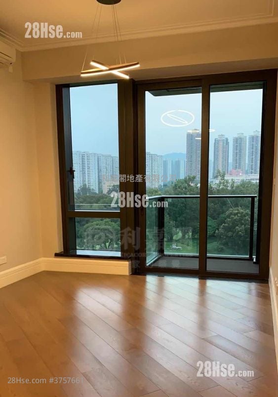 高尔夫御苑 售盘 3 房 , 3 浴室 960 平方尺