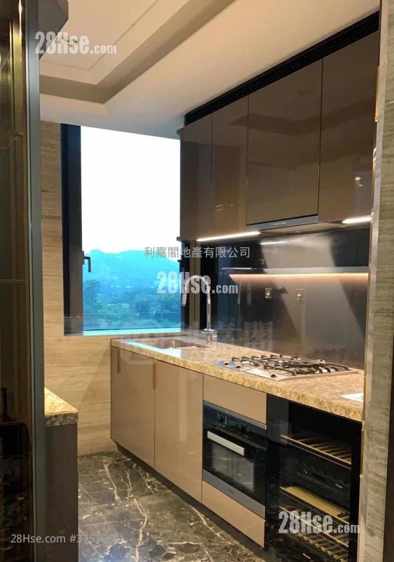 高尔夫御苑 售盘 3 房 , 3 浴室 960 平方尺