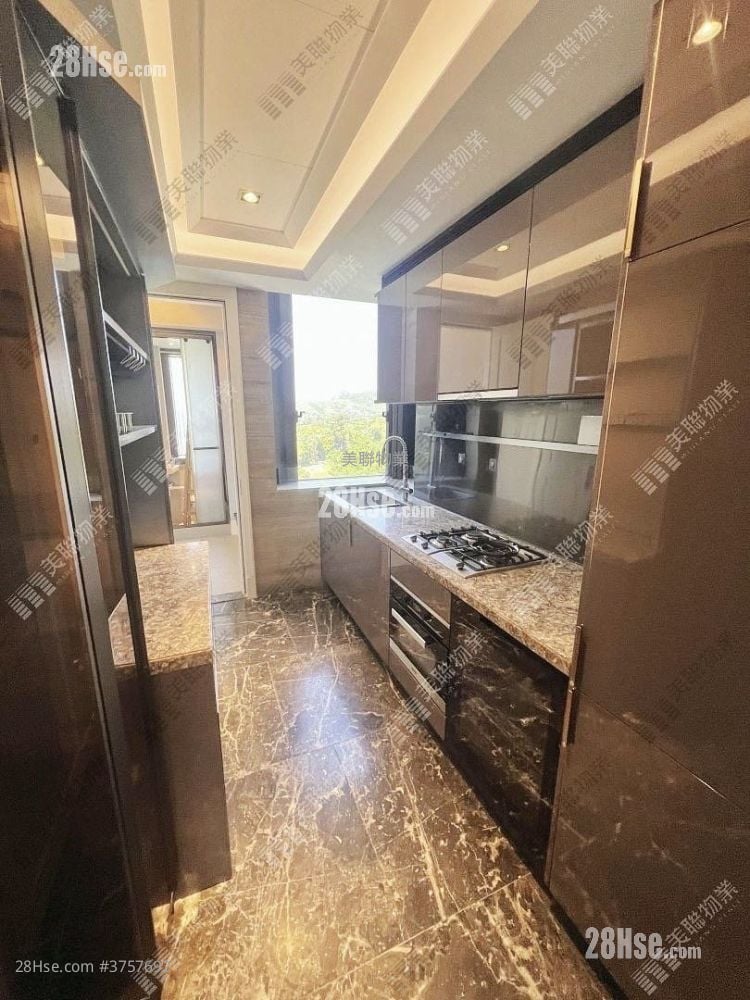 高尔夫御苑 售盘 3 房 960 平方尺