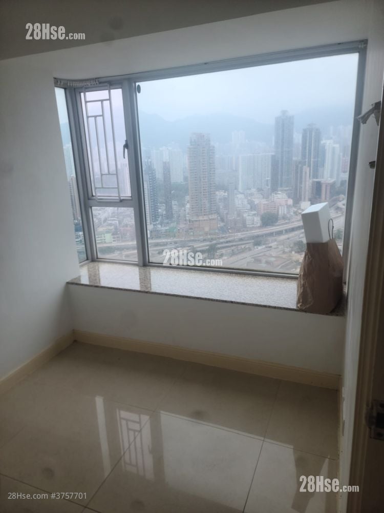 Sky Tower Rental 2 Bedrooms , 1 Bathroom 479 ft²