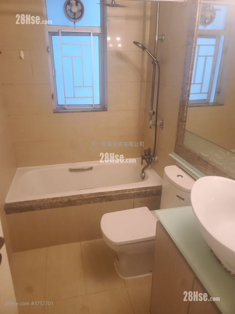 Sky Tower Rental 2 Bedrooms , 1 Bathroom 479 ft²