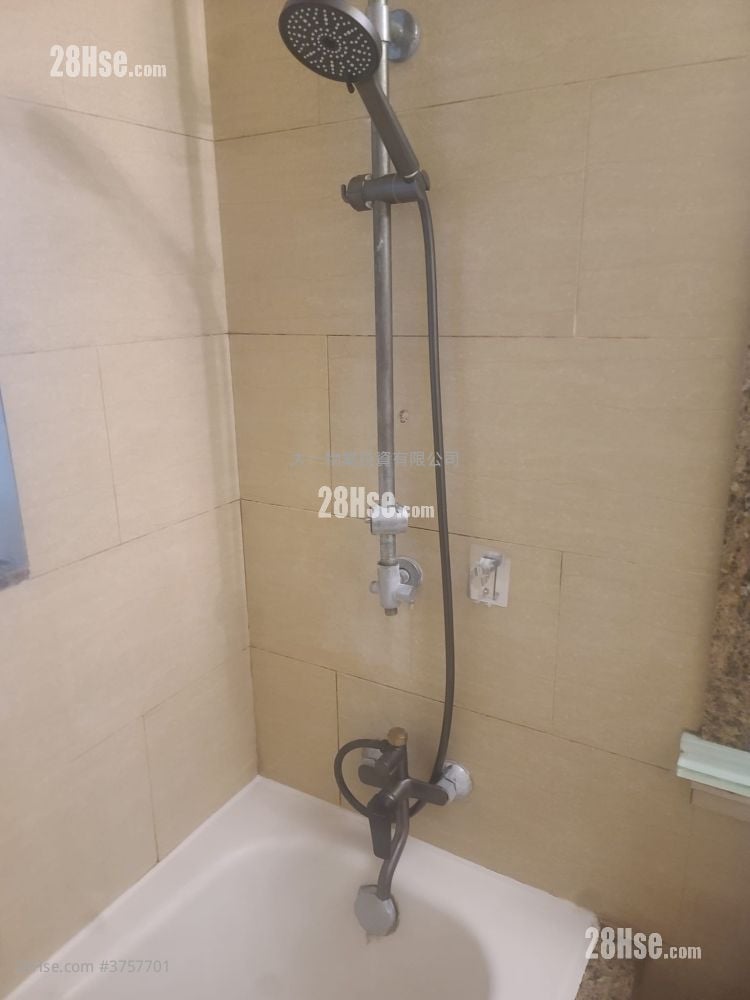 Sky Tower Rental 2 Bedrooms , 1 Bathroom 479 ft²