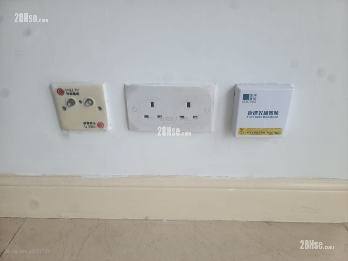 Sky Tower Rental 2 Bedrooms , 1 Bathroom 479 ft²