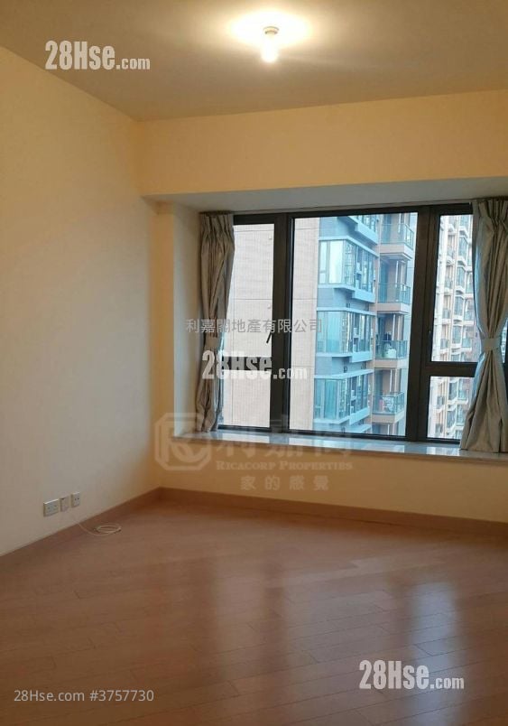 Grand Yoho Sell 3 Bedrooms , 1 Bathroom 596 ft²