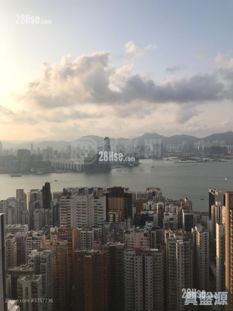 Summit Court Sell 3 Bedrooms , 2 Bathrooms 1,622 ft²