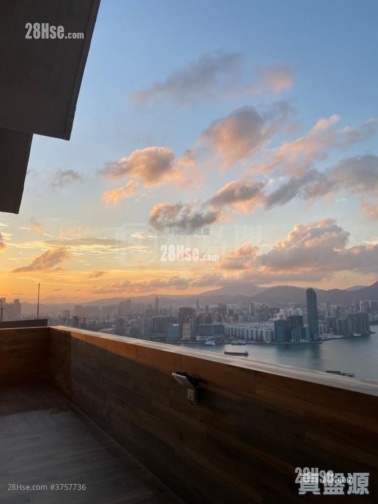 Summit Court Sell 3 Bedrooms , 2 Bathrooms 1,622 ft²