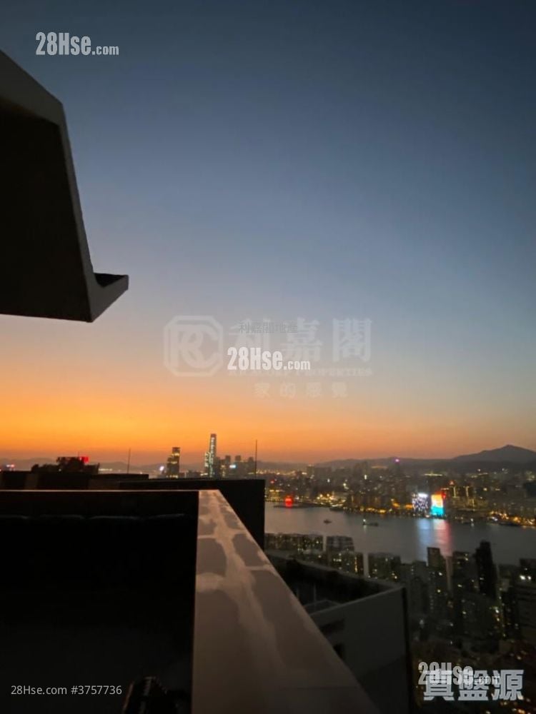 Summit Court Sell 3 Bedrooms , 2 Bathrooms 1,622 ft²