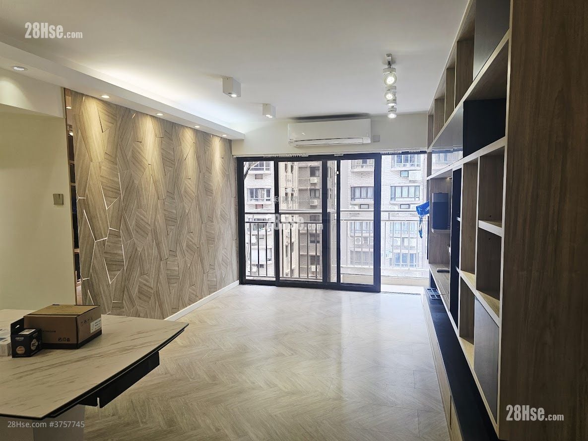 Beverley Heights Sell 2 Bedrooms , 2 Bathrooms 719 ft²