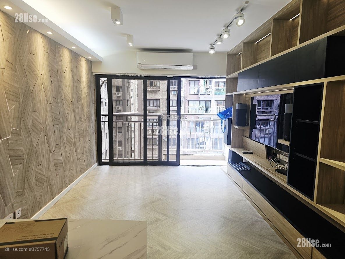 Beverley Heights Sell 2 Bedrooms , 2 Bathrooms 719 ft²