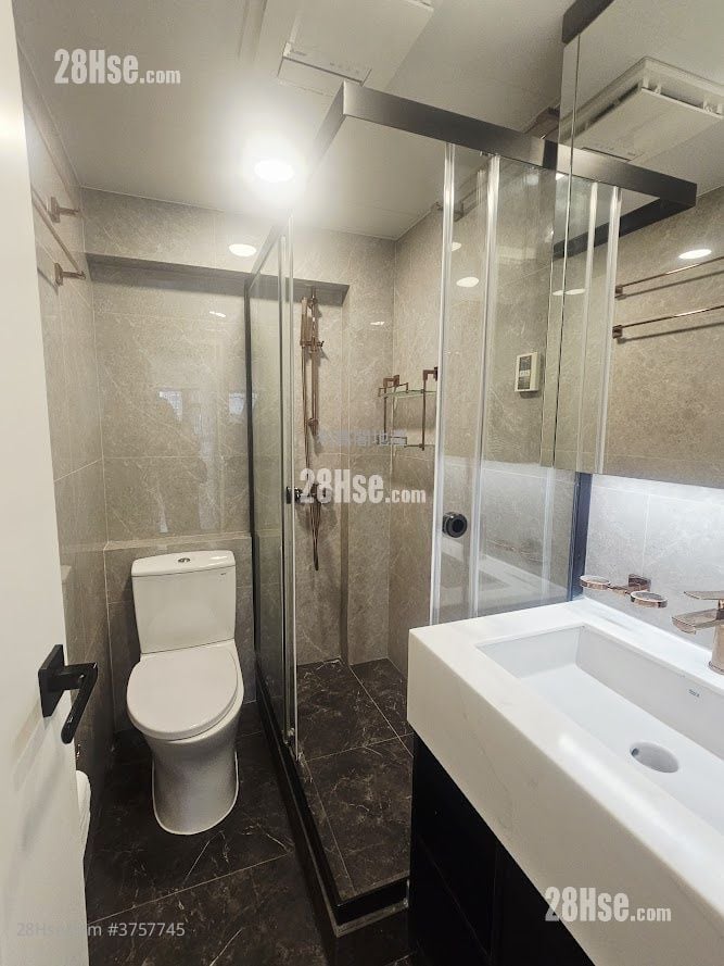 Beverley Heights Sell 2 Bedrooms , 2 Bathrooms 719 ft²