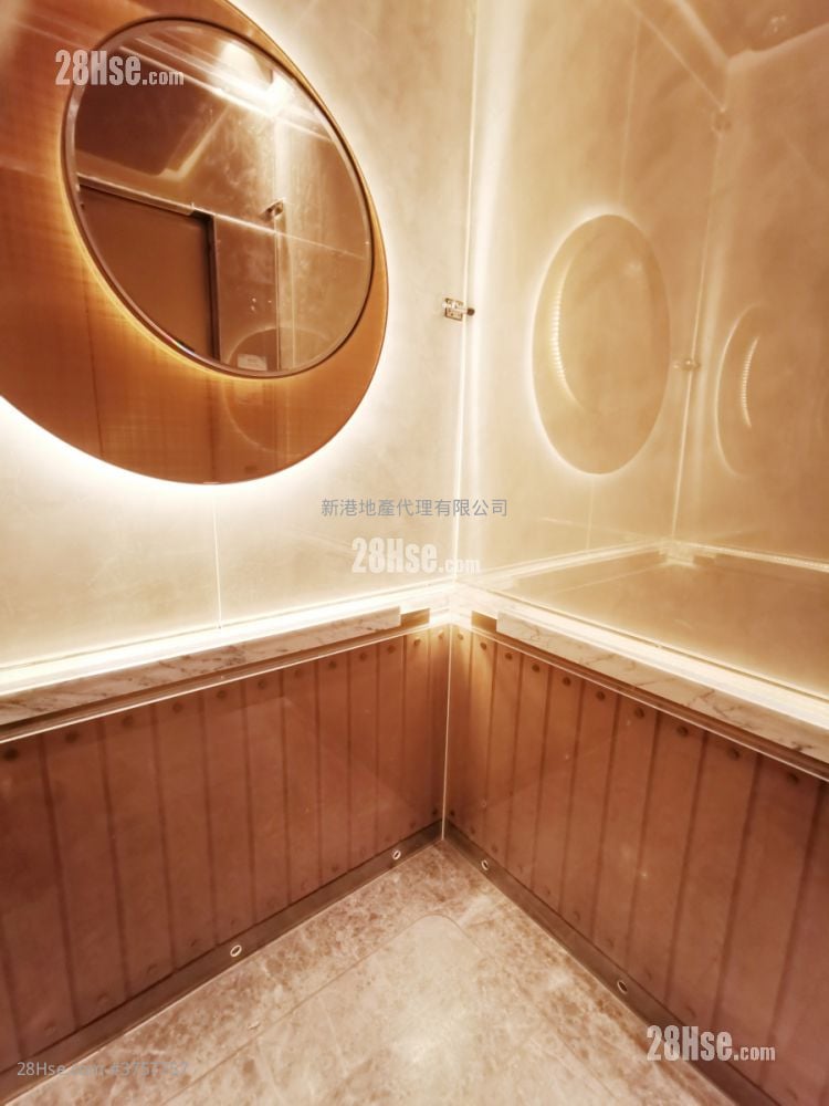 The Vantage Sell Studio , 1 Bathroom 189 ft²