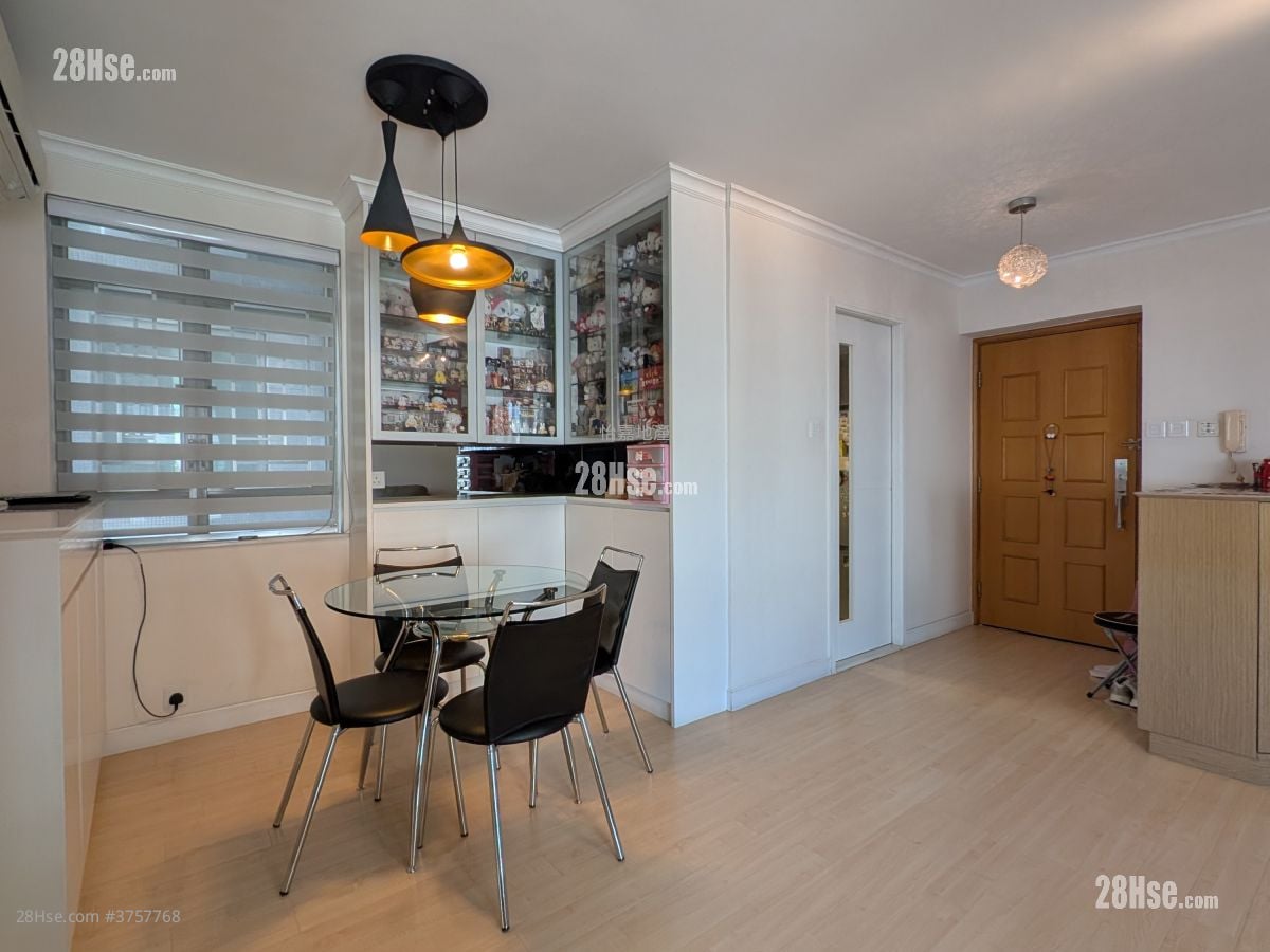 Island Place Sell 2 Bedrooms 620 ft²