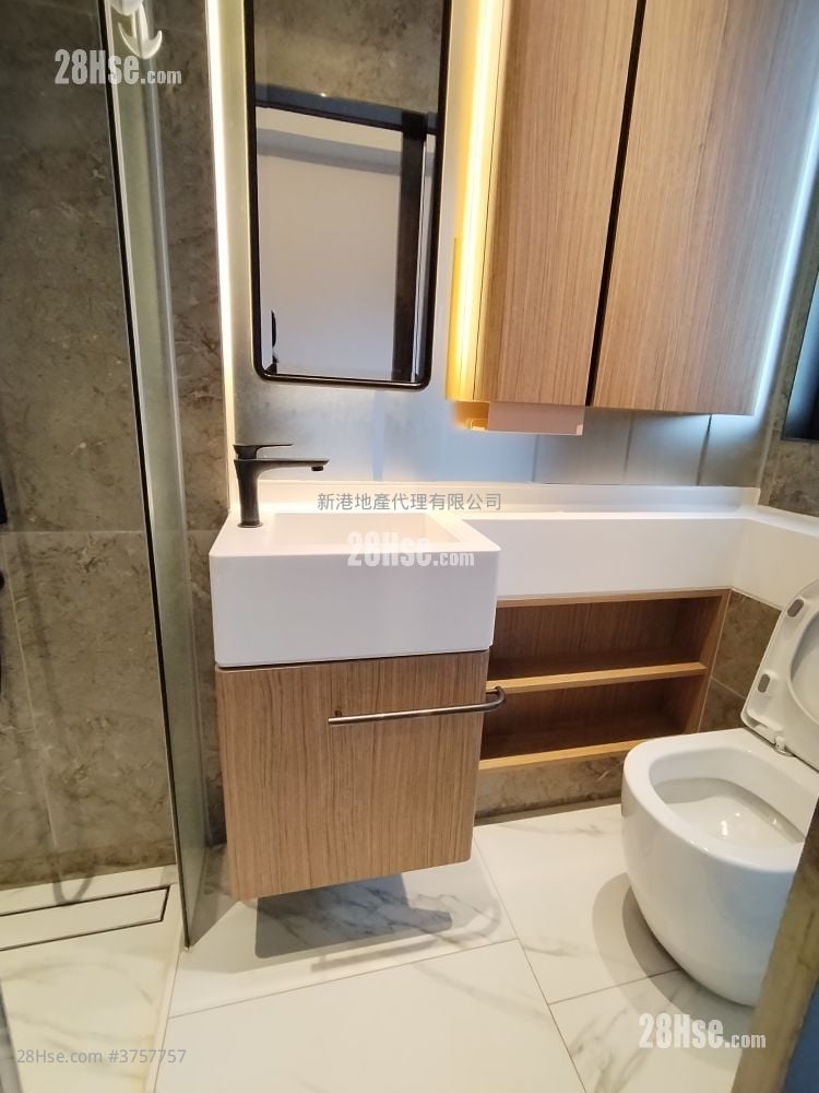 The Vantage Sell Studio , 1 Bathroom 189 ft²