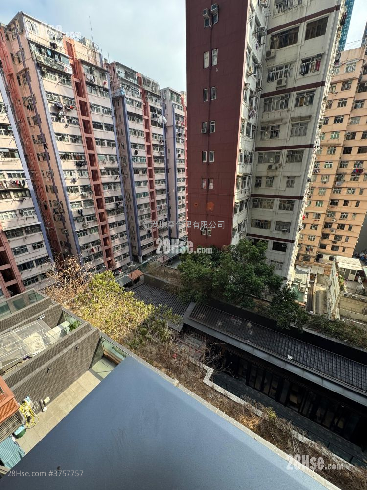 The Vantage Sell Studio , 1 Bathroom 189 ft²