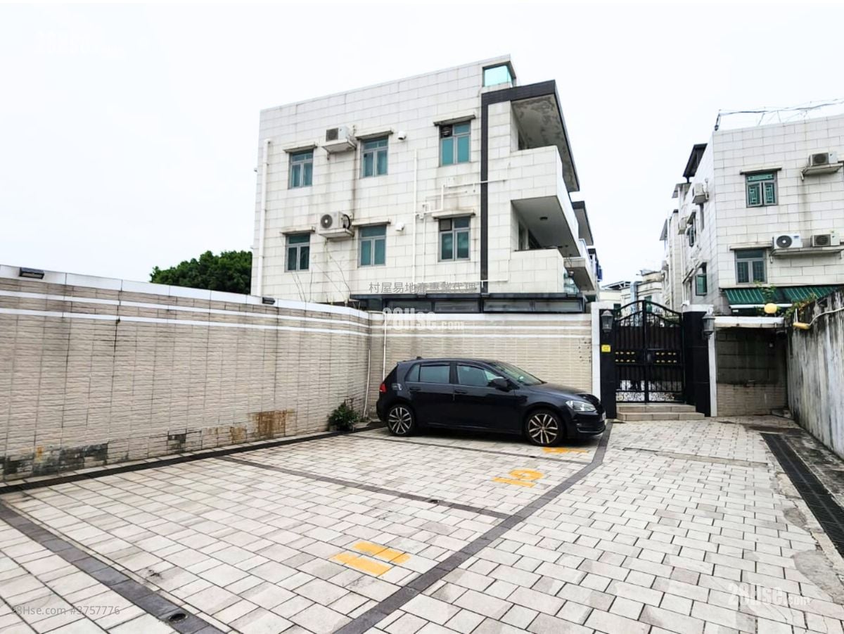 村屋 售盘 3 房 , 1 浴室 700 平方尺