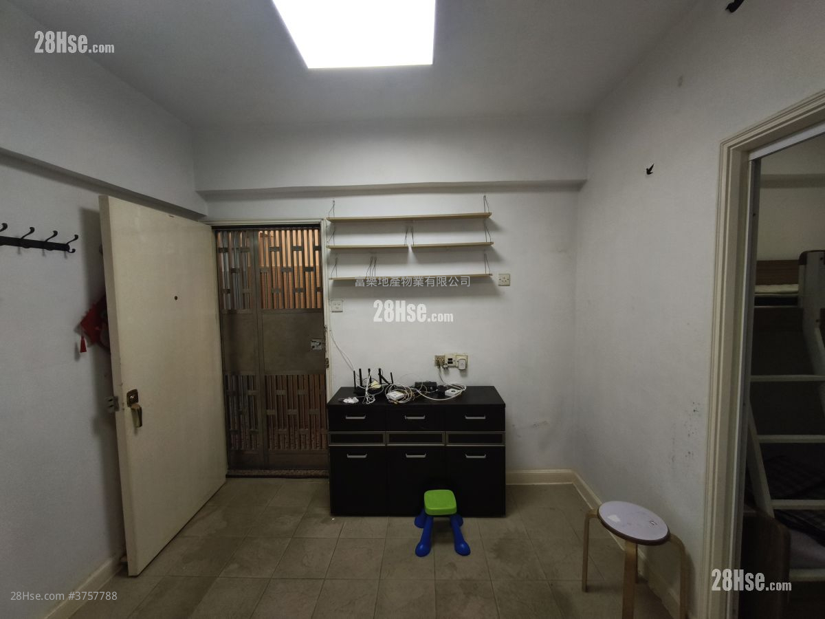 單幢樓房 租盤 2 房 , 1 浴室 295 平方呎