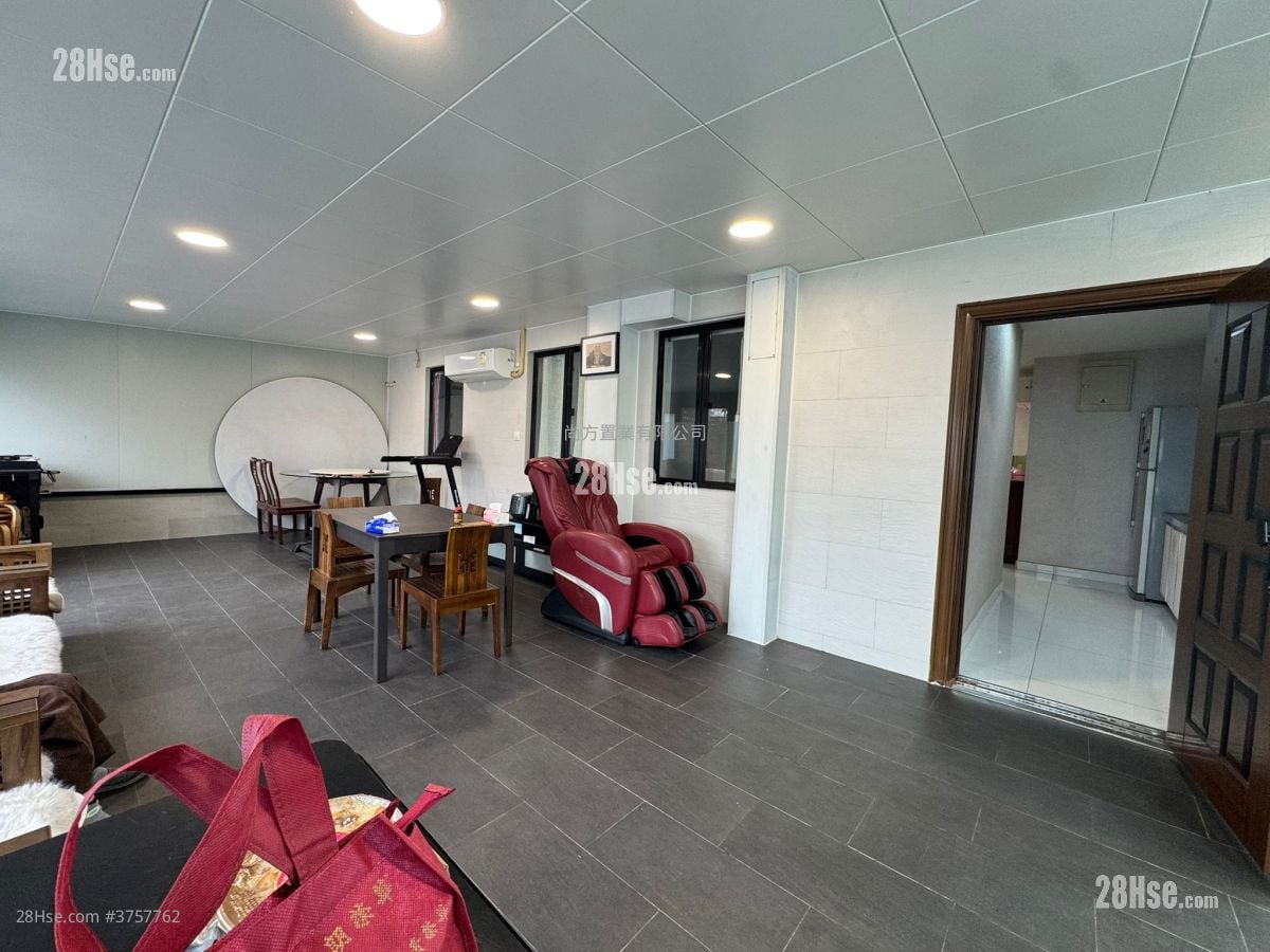 Village Sell 2 Bedrooms , 1 Bathroom 700 ft²