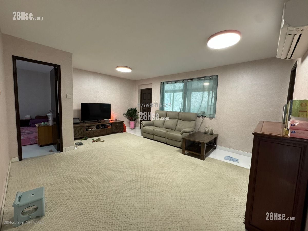 Village Sell 2 Bedrooms , 1 Bathroom 700 ft²