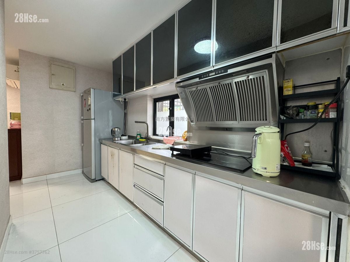 Village Sell 2 Bedrooms , 1 Bathroom 700 ft²