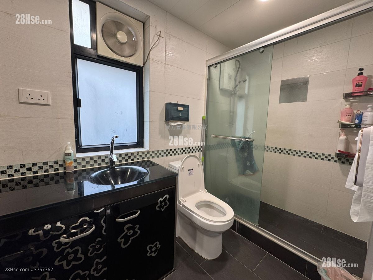 Village Sell 2 Bedrooms , 1 Bathroom 700 ft²