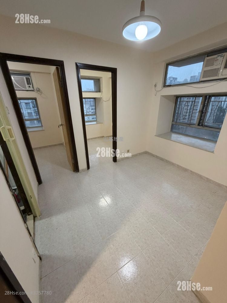 Jade Plaza Rental 2 Bedrooms , 1 Bathroom 274 ft²