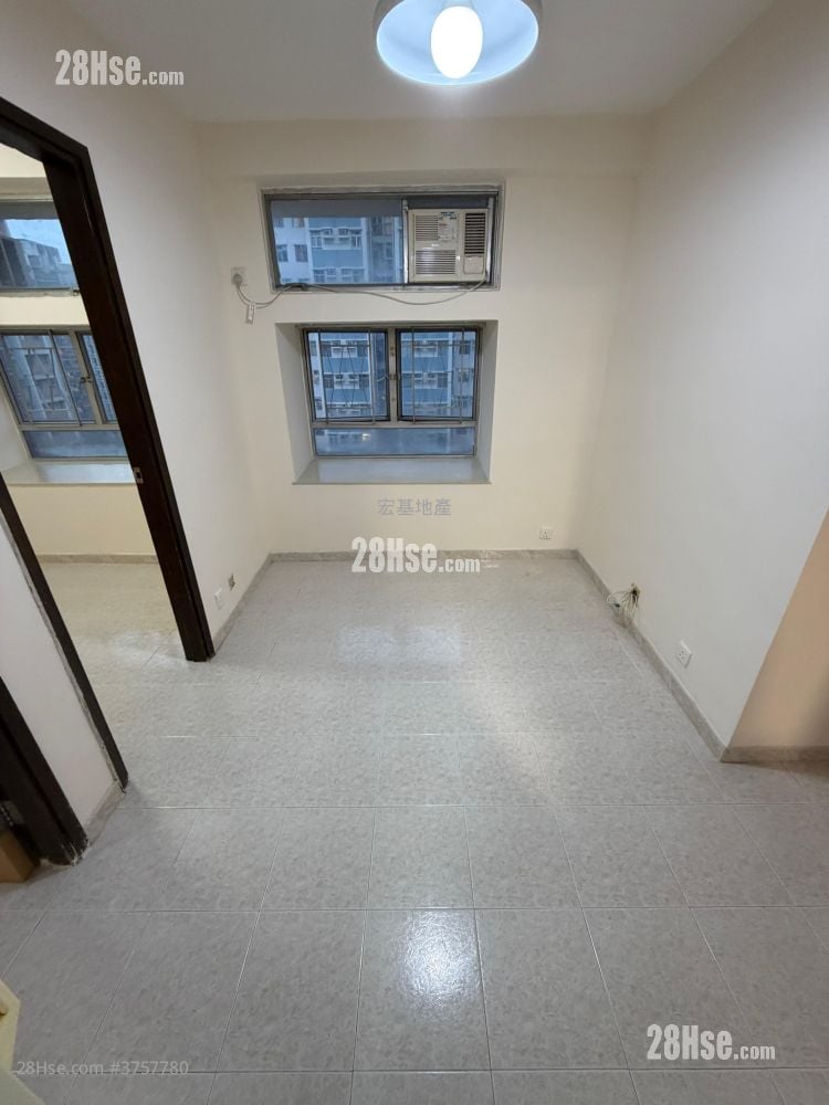 Jade Plaza Rental 2 Bedrooms , 1 Bathroom 274 ft²