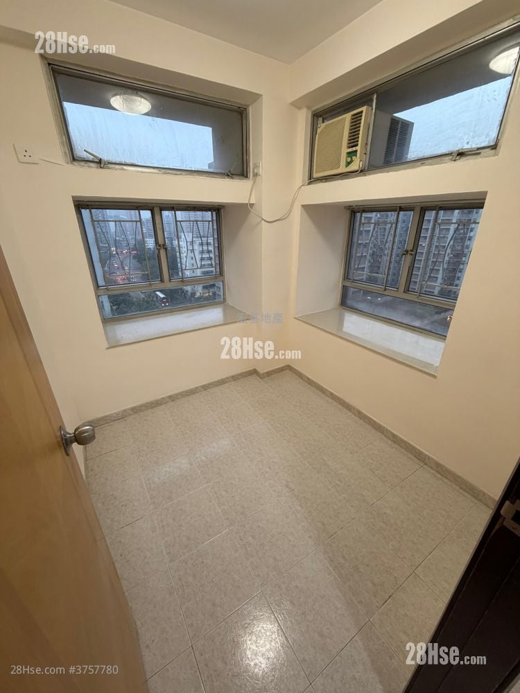 Jade Plaza Rental 2 Bedrooms , 1 Bathroom 274 ft²