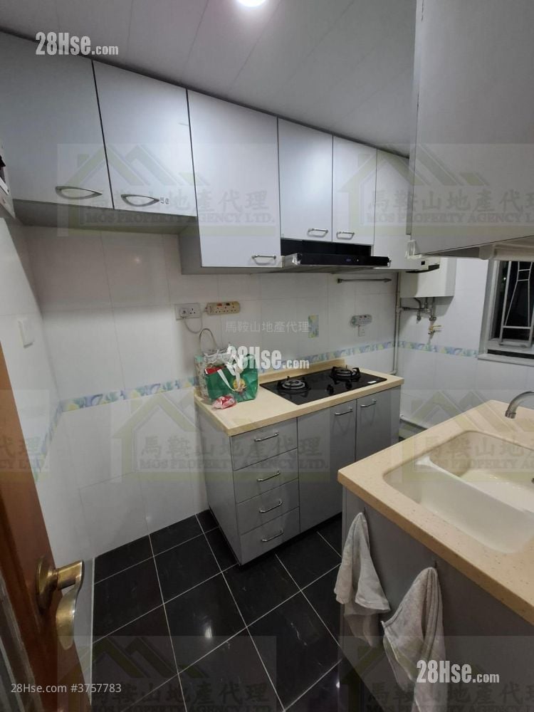 Kam Ying Court Sell 2 Bedrooms , 1 Bathroom 401 ft²