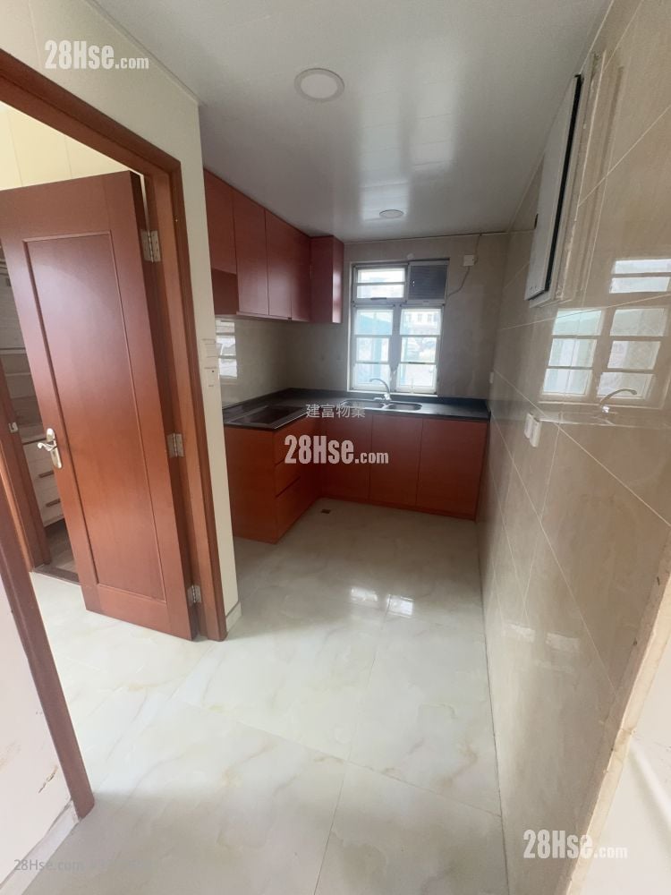 Village Sell 3 Bedrooms , 2 Bathrooms 700 ft²