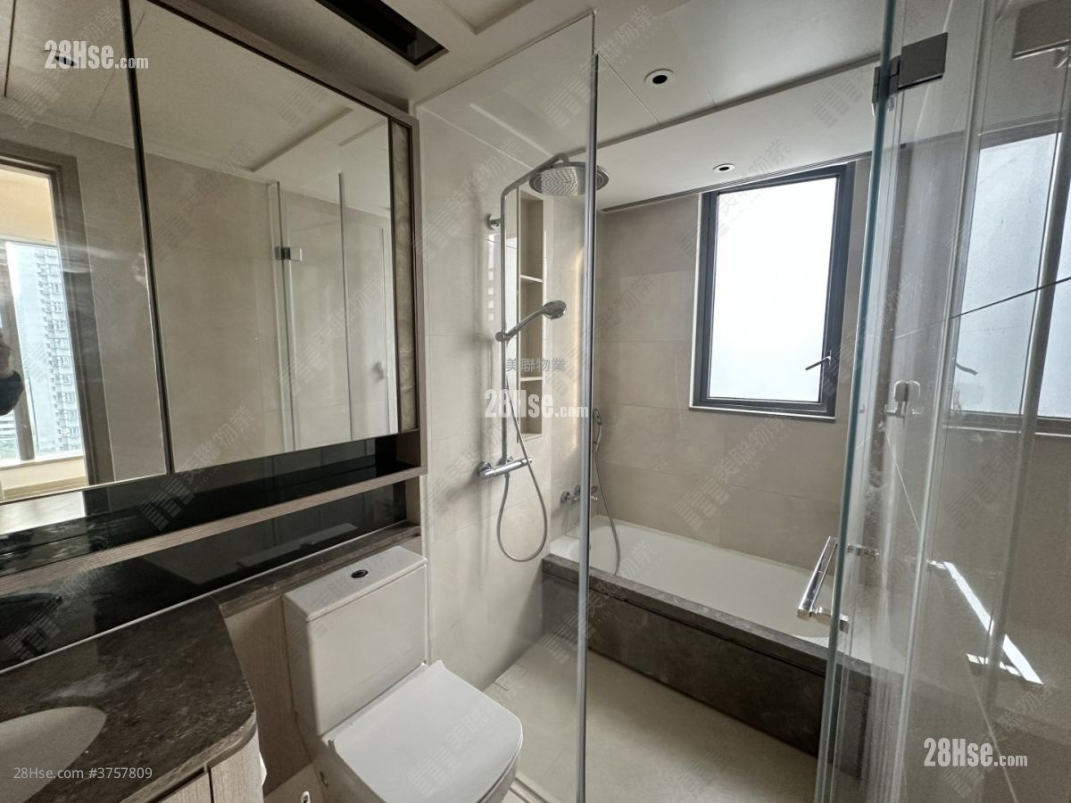 港岛南岸 售盘 4 房 1,135 平方尺