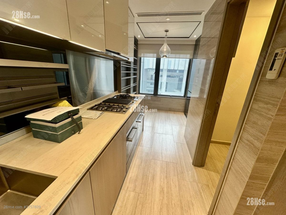 港岛南岸 售盘 4 房 1,135 平方尺