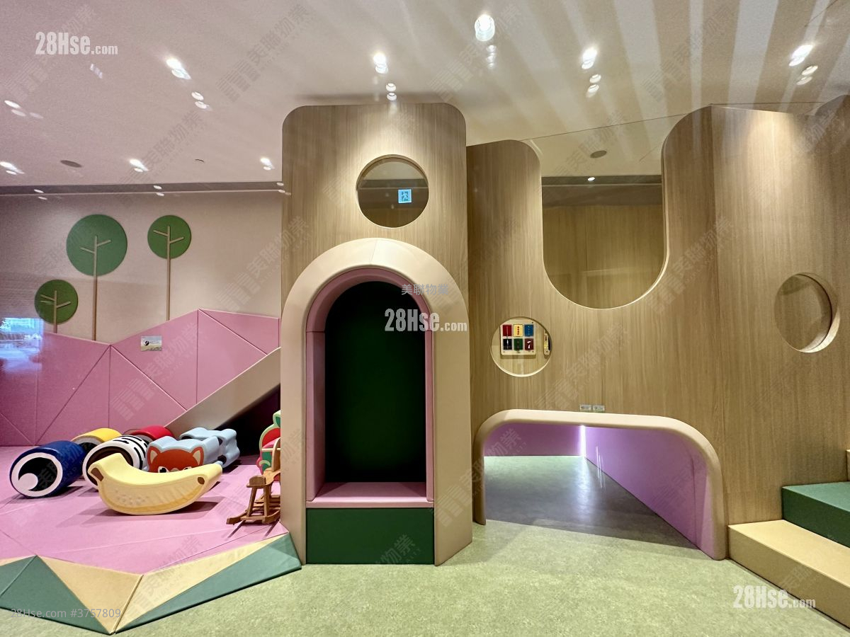 港岛南岸 售盘 4 房 1,135 平方尺