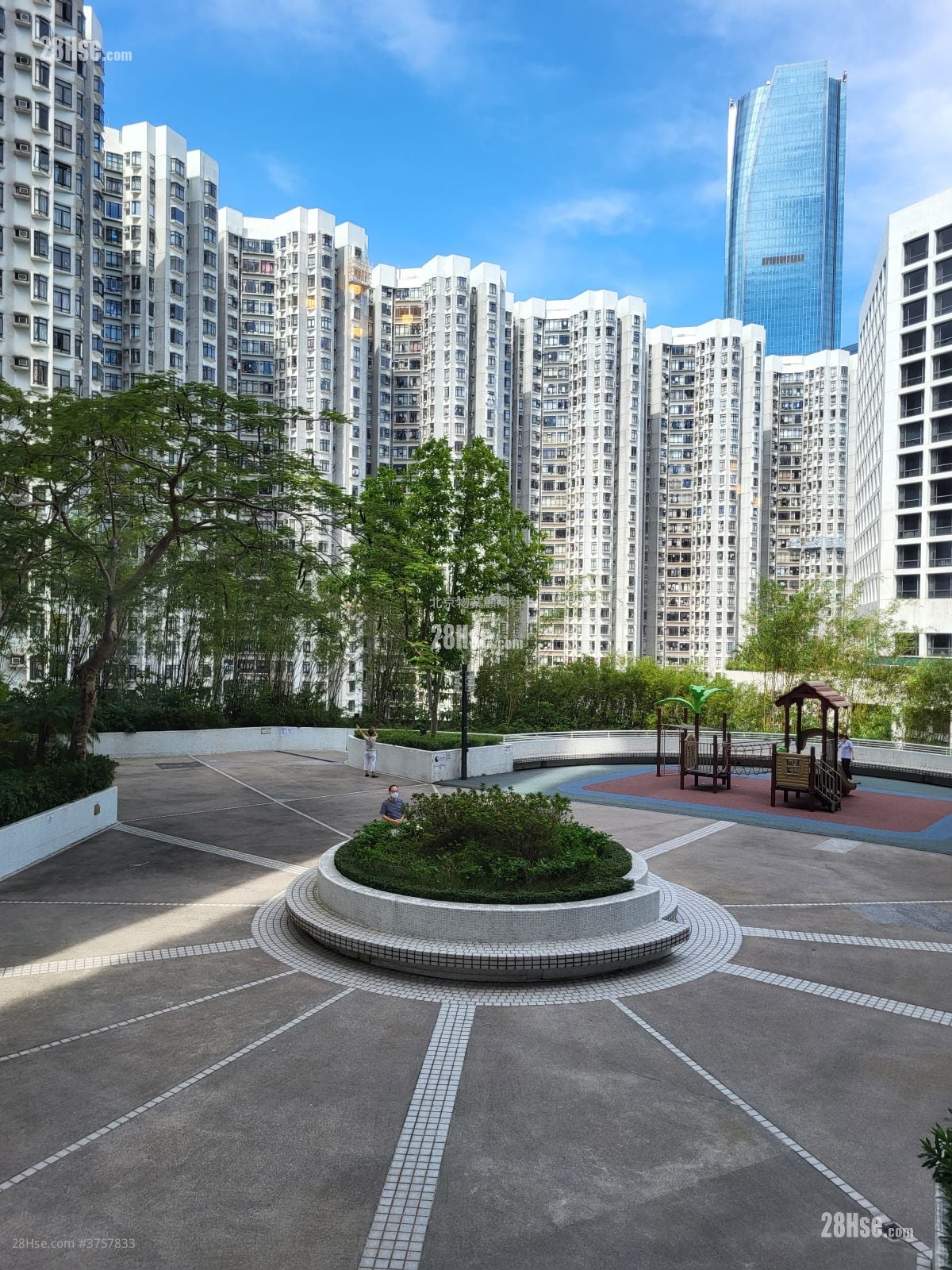 Kornhill Sell 3 Bedrooms , 2 Bathrooms 902 ft²