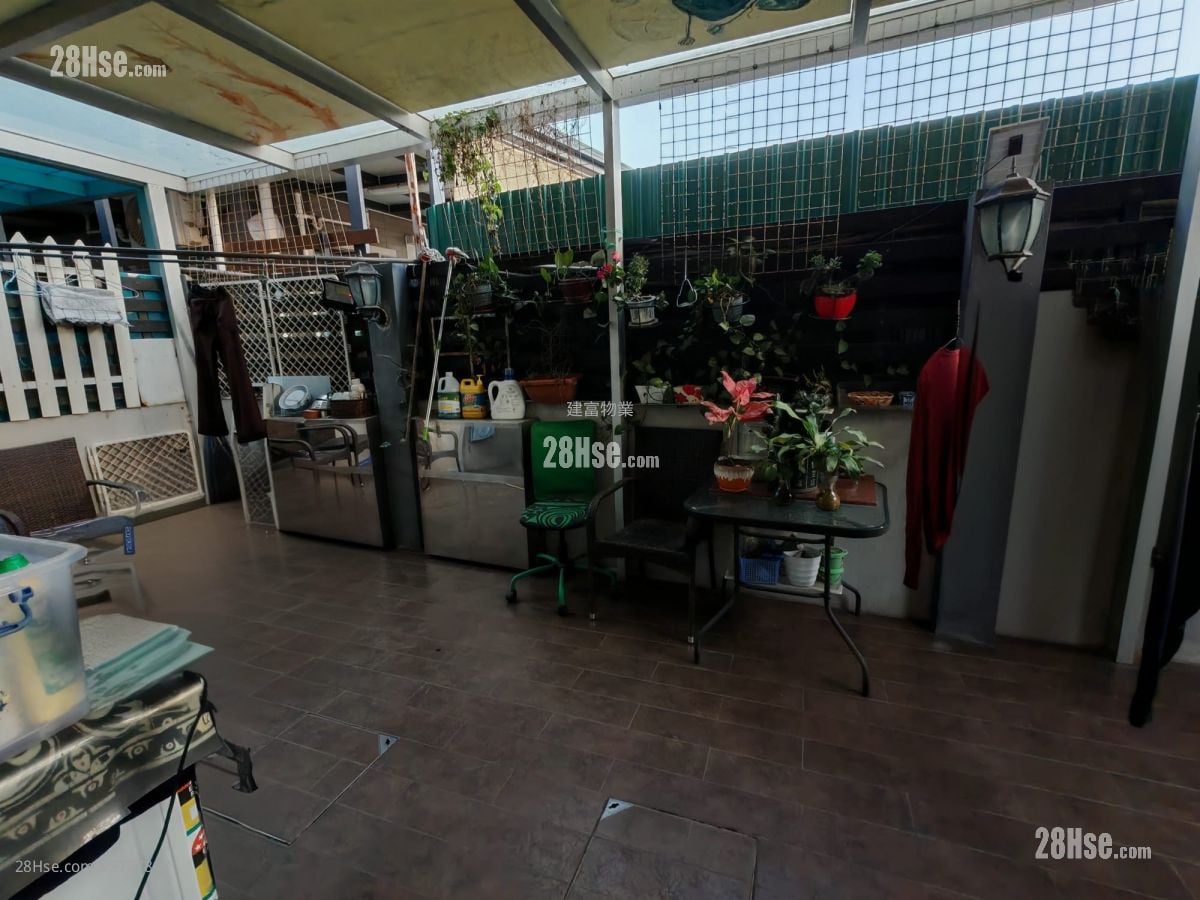 村屋 售盤 4 房 , 2 浴室 1,400 平方呎