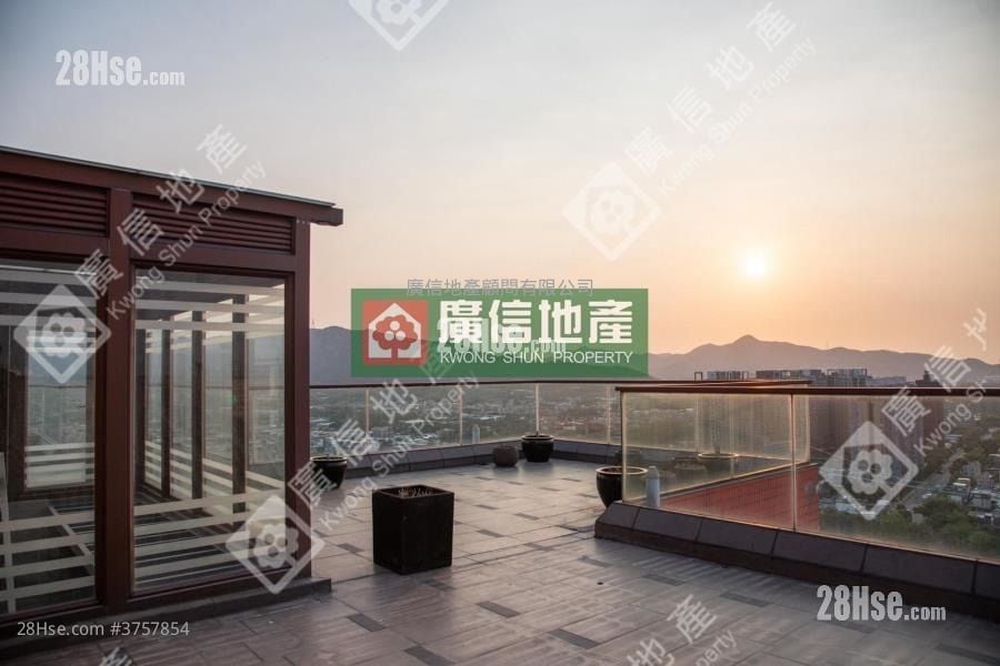 The Brand Sell 4 Bedrooms , 2 Bathrooms 1,987 ft²