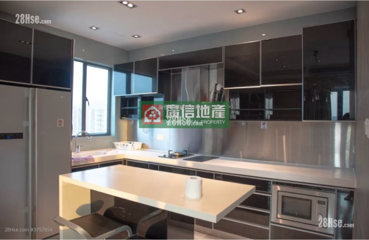 The Brand Sell 4 Bedrooms , 2 Bathrooms 1,987 ft²