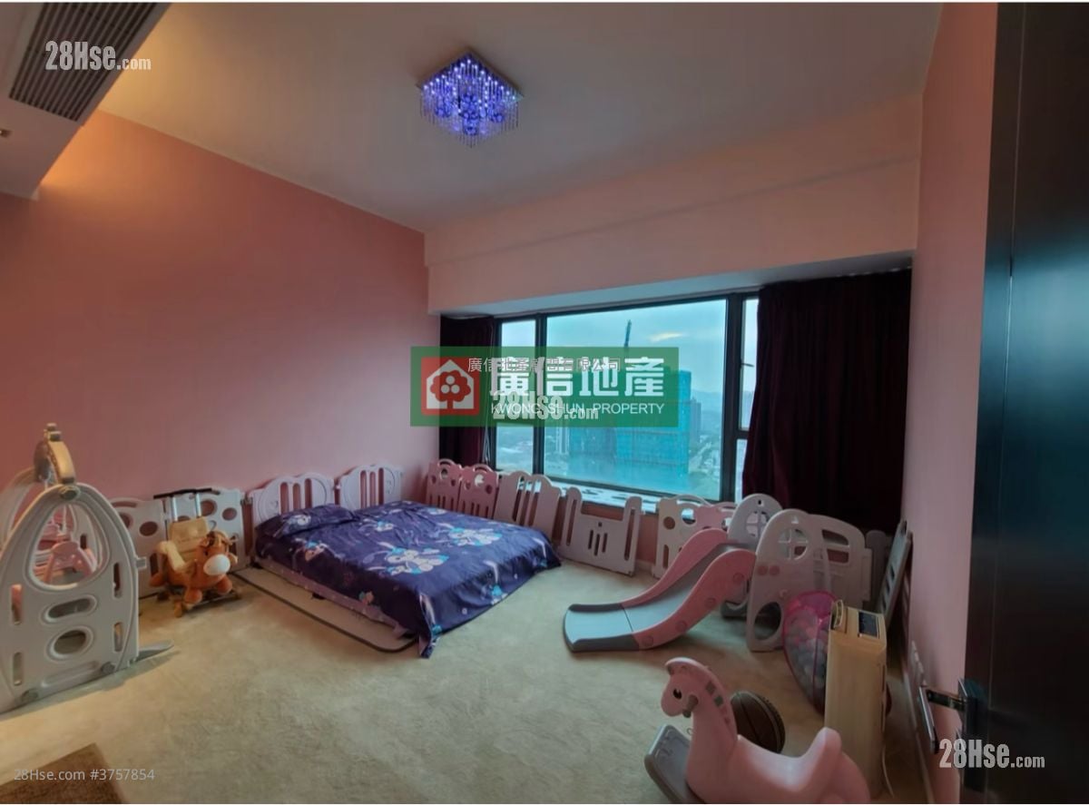 The Brand Sell 4 Bedrooms , 2 Bathrooms 1,987 ft²