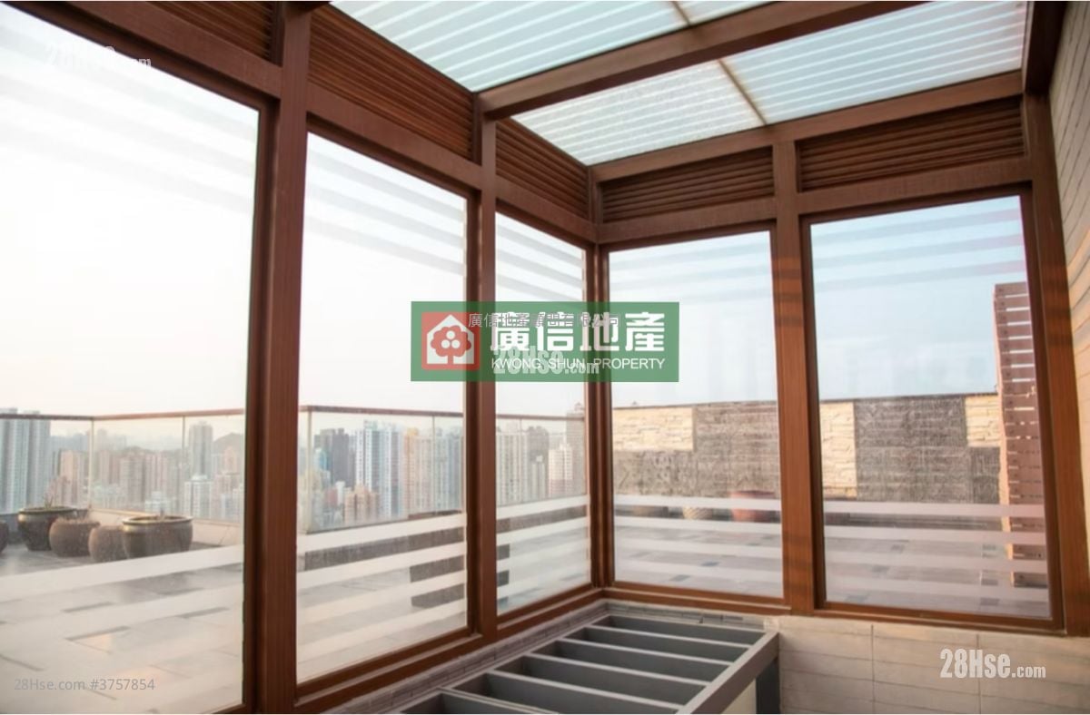 The Brand Sell 4 Bedrooms , 2 Bathrooms 1,987 ft²