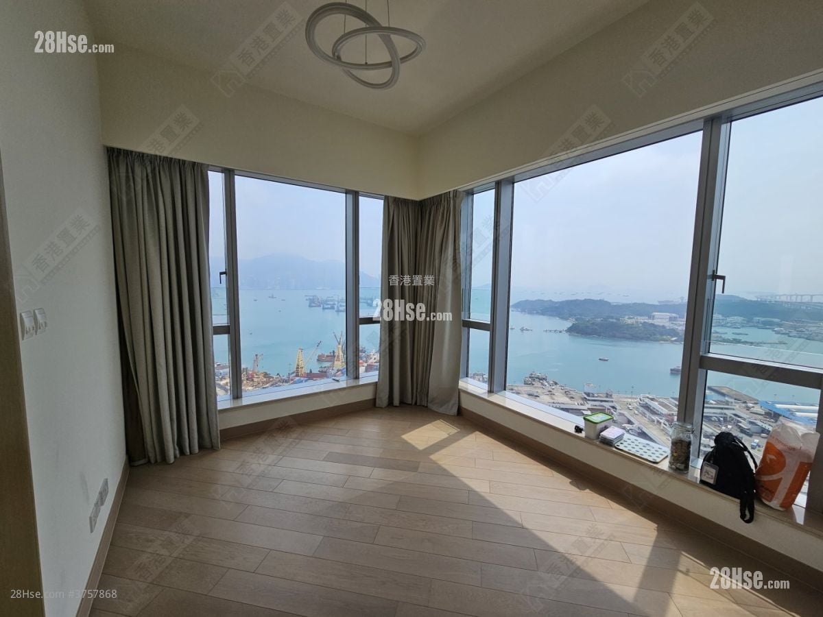 Cullinan West Sell 4 Bedrooms , 4 Bathrooms 1,358 ft²