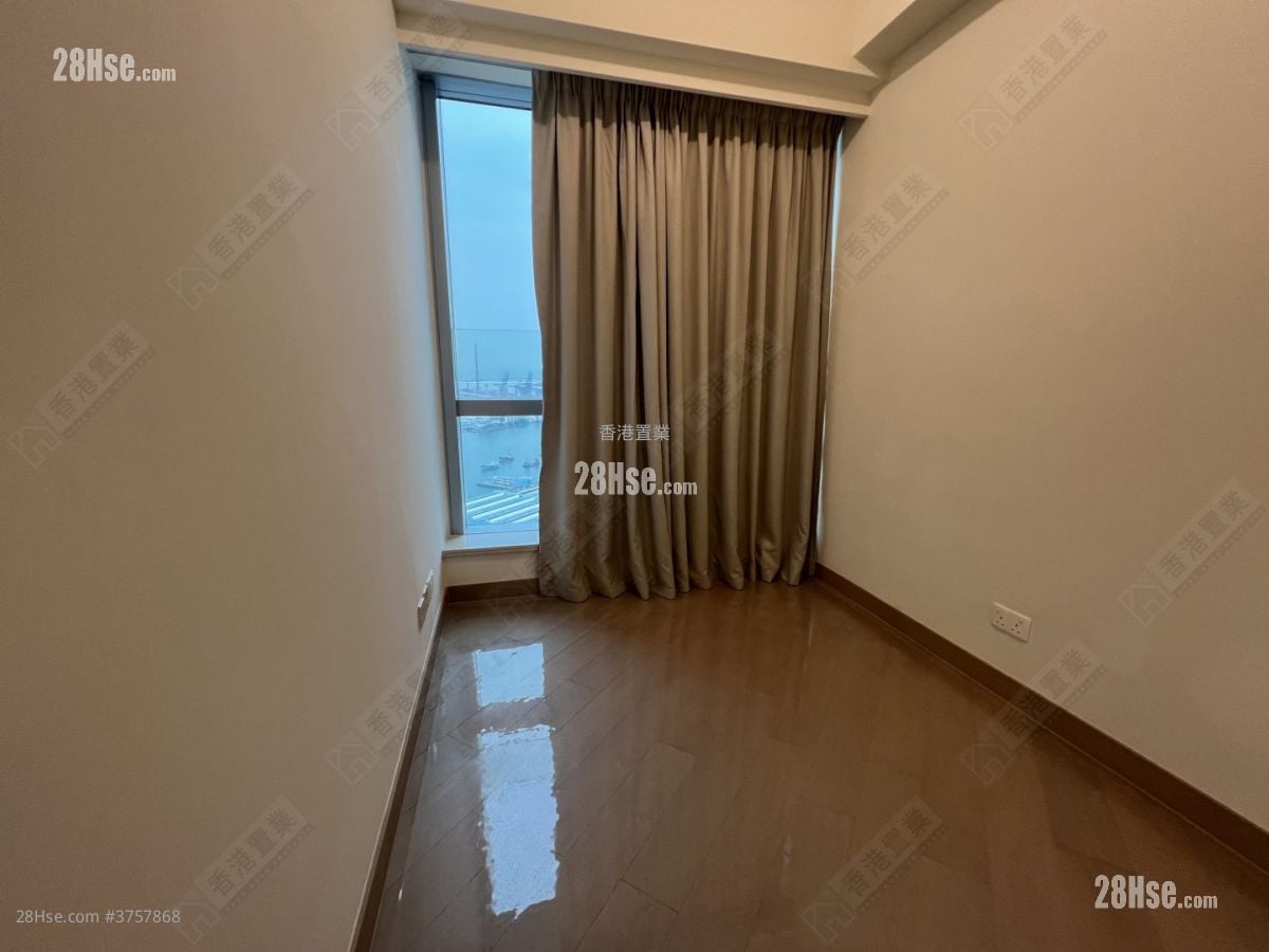 Cullinan West Sell 4 Bedrooms , 4 Bathrooms 1,358 ft²